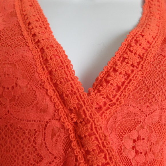 Bebe Tatiana Orange Lace Flutter Sleeves Romper NWT Size XS - Picture 4 of 13